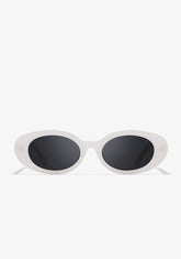 Capri Off-White / Black