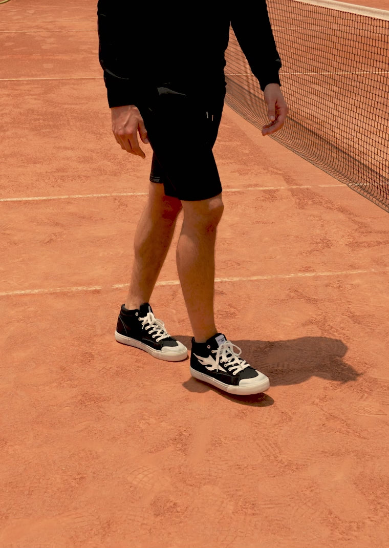 Load video: High Echo Flame Black / White