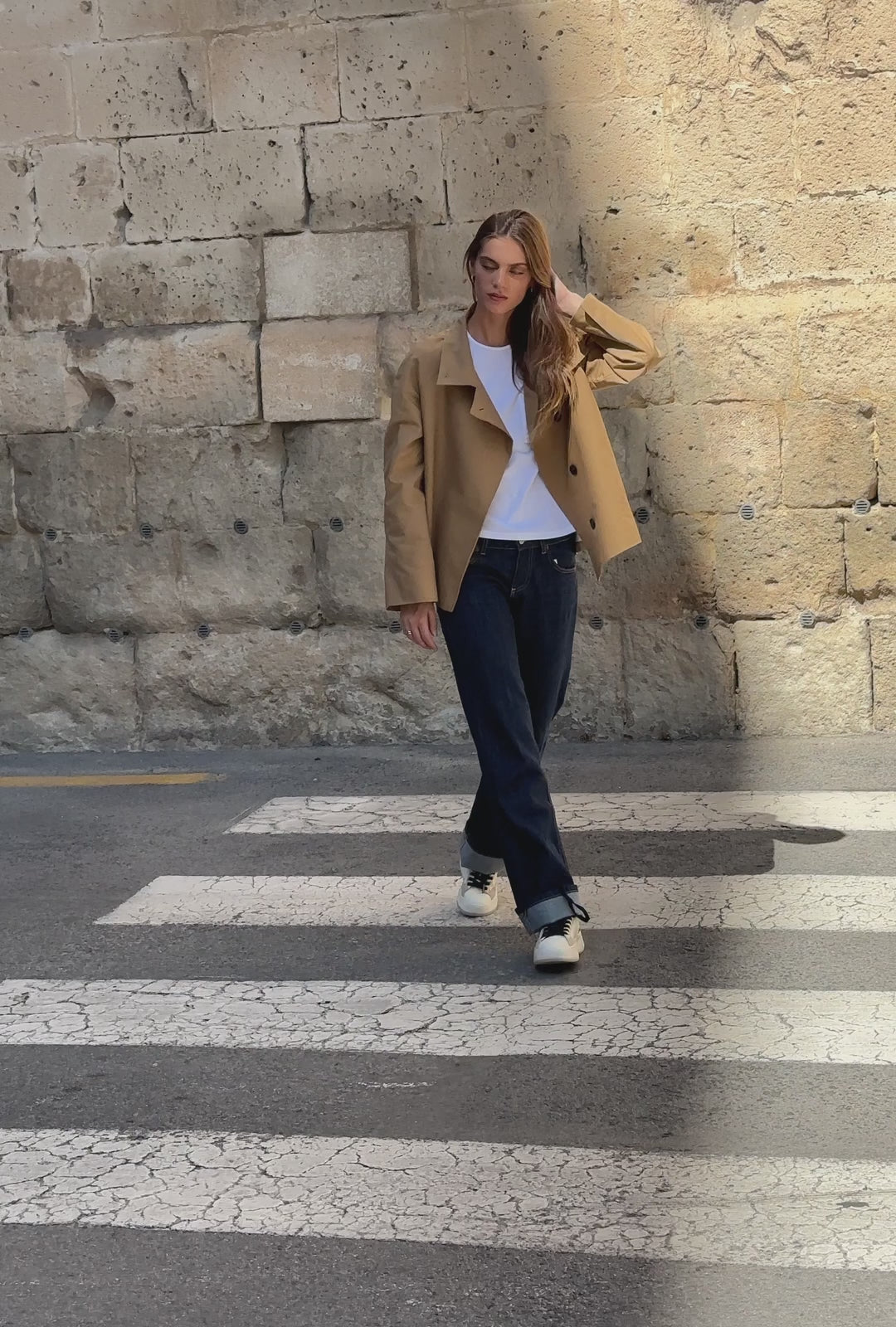 Load video: Court &#39;74 White / Leopard