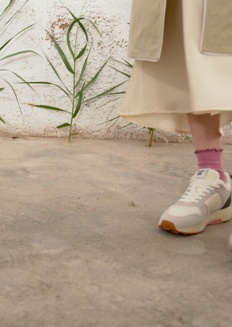 Load video: Active Fur White