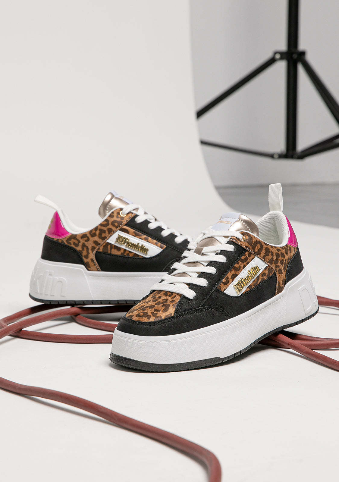 Low Court Black / Leo